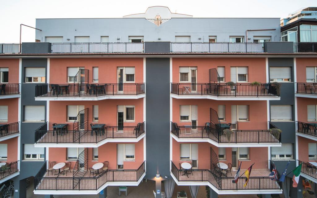 安塔哥丝酒店 Montesilvano Marina 外观 照片